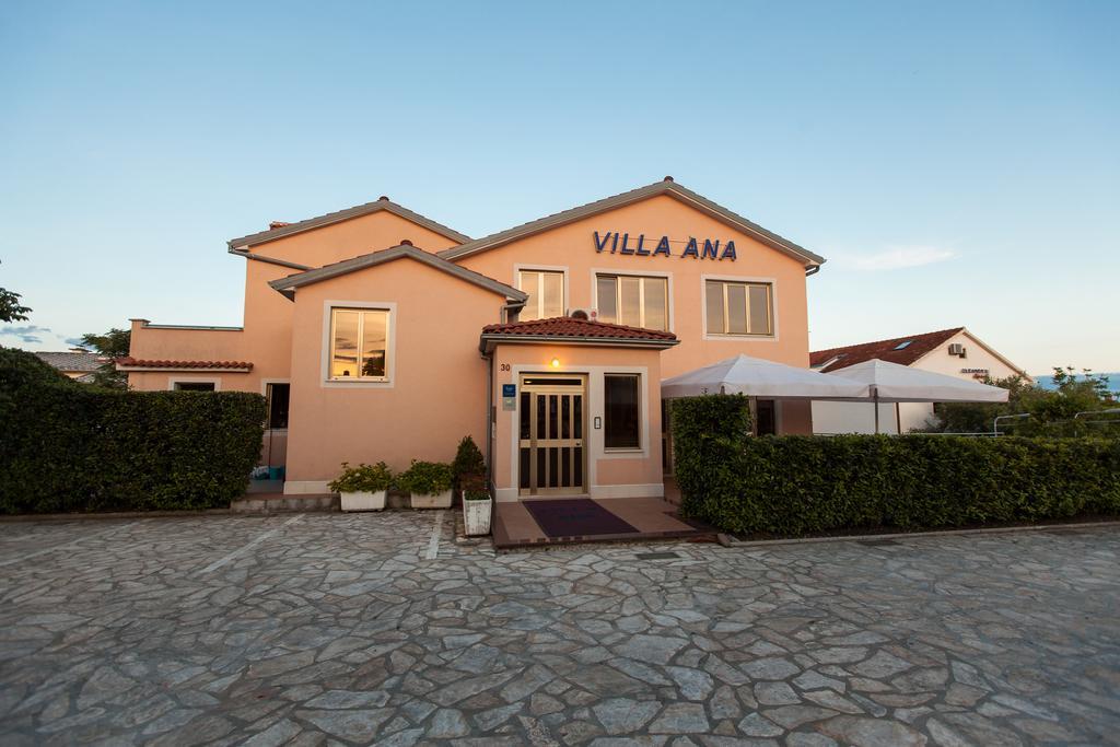Apartments Villa Ana Krk Town Esterno foto
