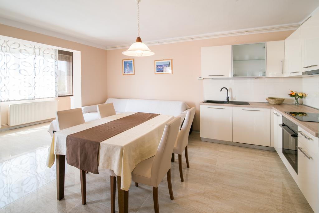 Apartments Villa Ana Krk Town Esterno foto