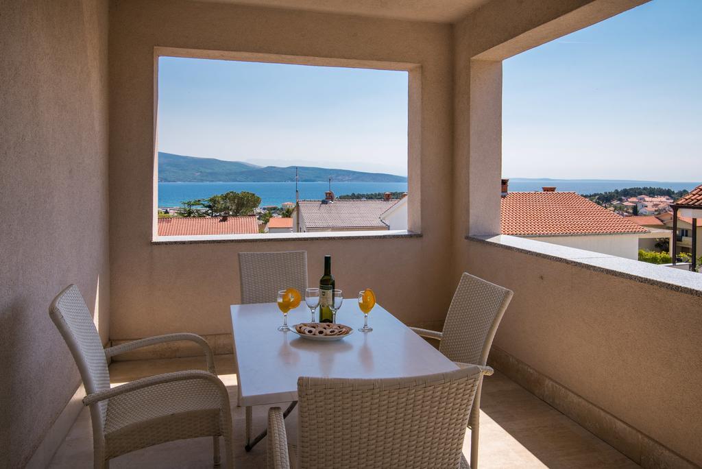 Apartments Villa Ana Krk Town Esterno foto