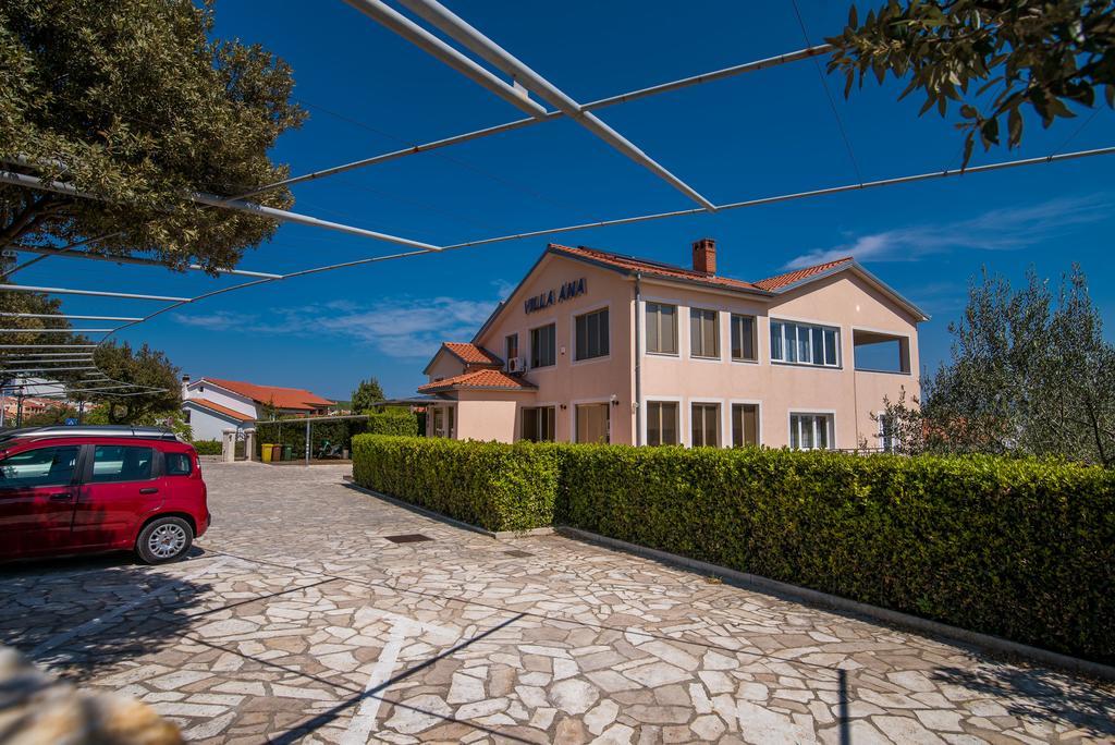 Apartments Villa Ana Krk Town Esterno foto
